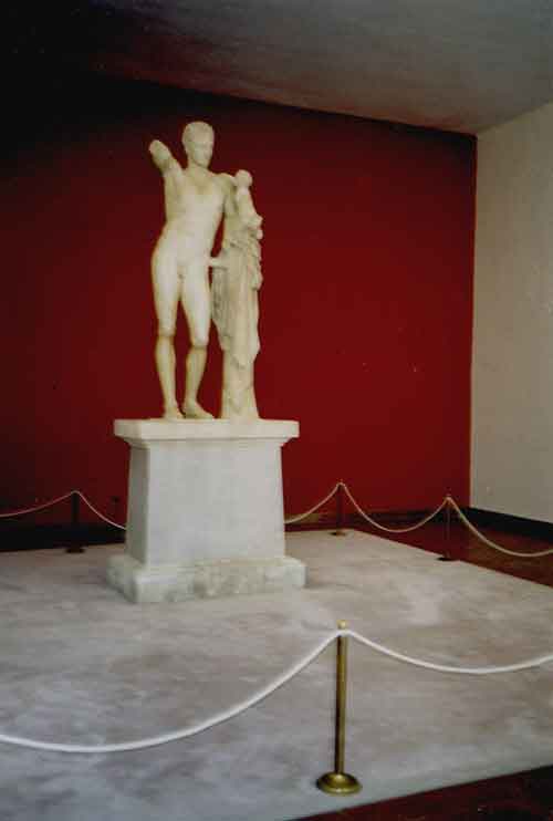 Hermes and infant Dionysus, Praxiteles