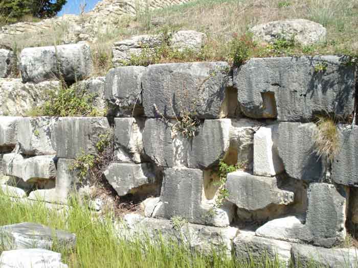 Nikopolis, Monument des Augustus
