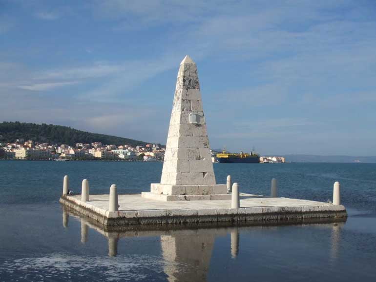 Argostoli, Monument der Britischen Verwaltung