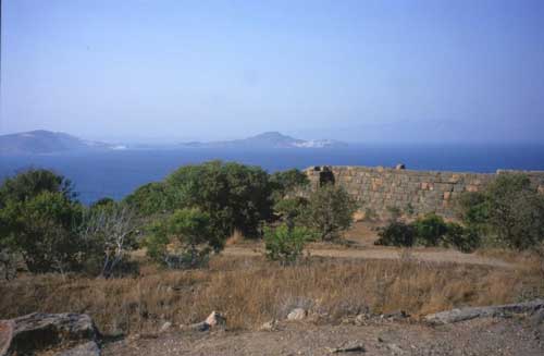 Johanniterkastell in Nisyros mit Blick auf Yiali