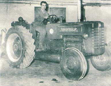 Petropoulos Π-35 tractor (1956)
