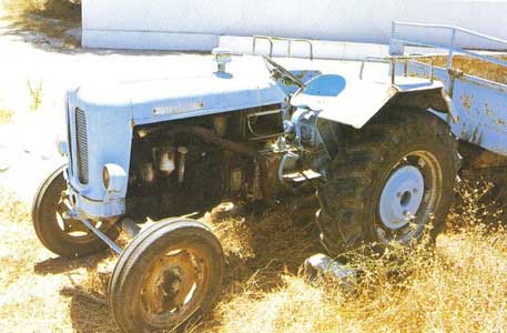 Petropoulos Π-55 tractor (1960)