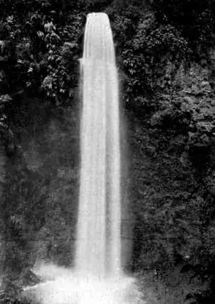The Tji-mahi falls.