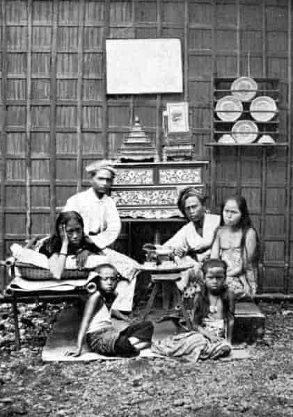 A Javanese family.