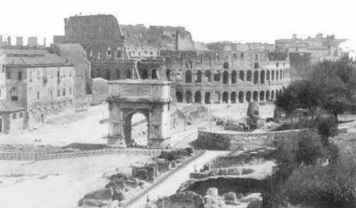 Kolosseum und der Titusbogen