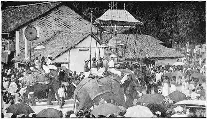 Godsdienstigfeest in Kandy.