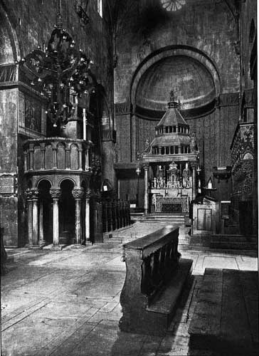 INTERIOR OF THE CATHEDRAL, TRAÙ 