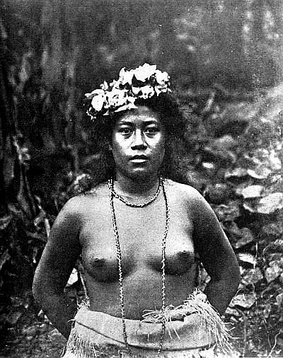 Maid of honour to the Taupo of Apia