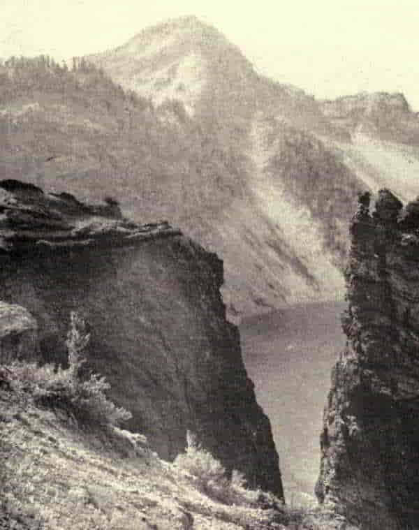 APPLEGATE CLIFF, CRATER LAKE
