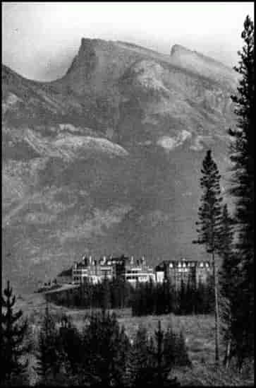 BANFF SPRINGS HOTEL AND MOUNT RUNDLE