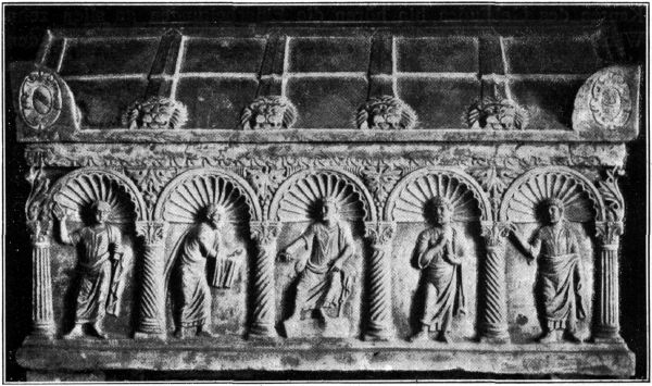 Bild 13. Sarkophag vom Ende des 4. Jahrhunderts: Christus mit Aposteln. S. Francesco, Ravenna.