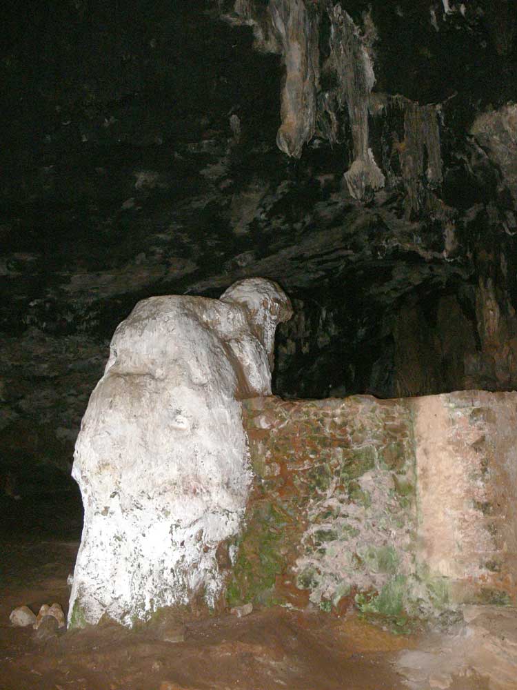 Arkoudiotissa cave, Akrotiri ( Crete )