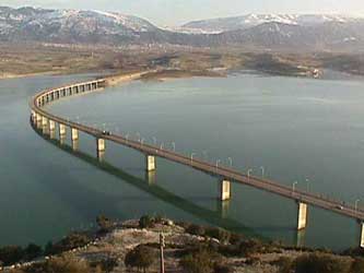 The bridge over Polyfytos lake 