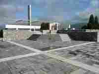 Mausoleum, Erinnerung an die Greultaten der SS-Einheiten in Distomo