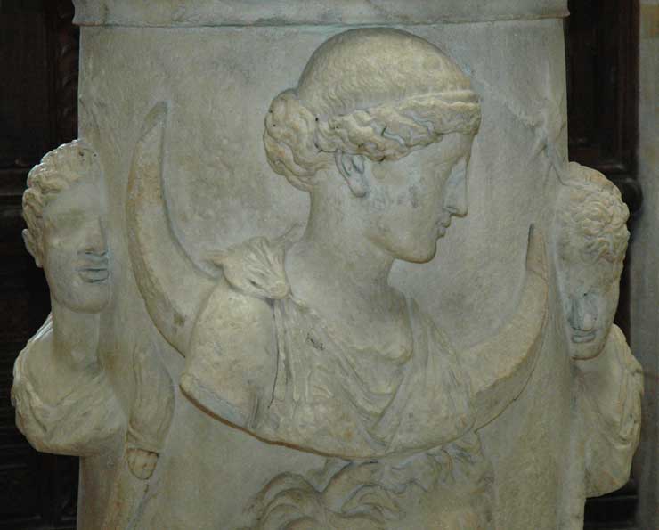 Altar, Selene, Louvre Ma508
