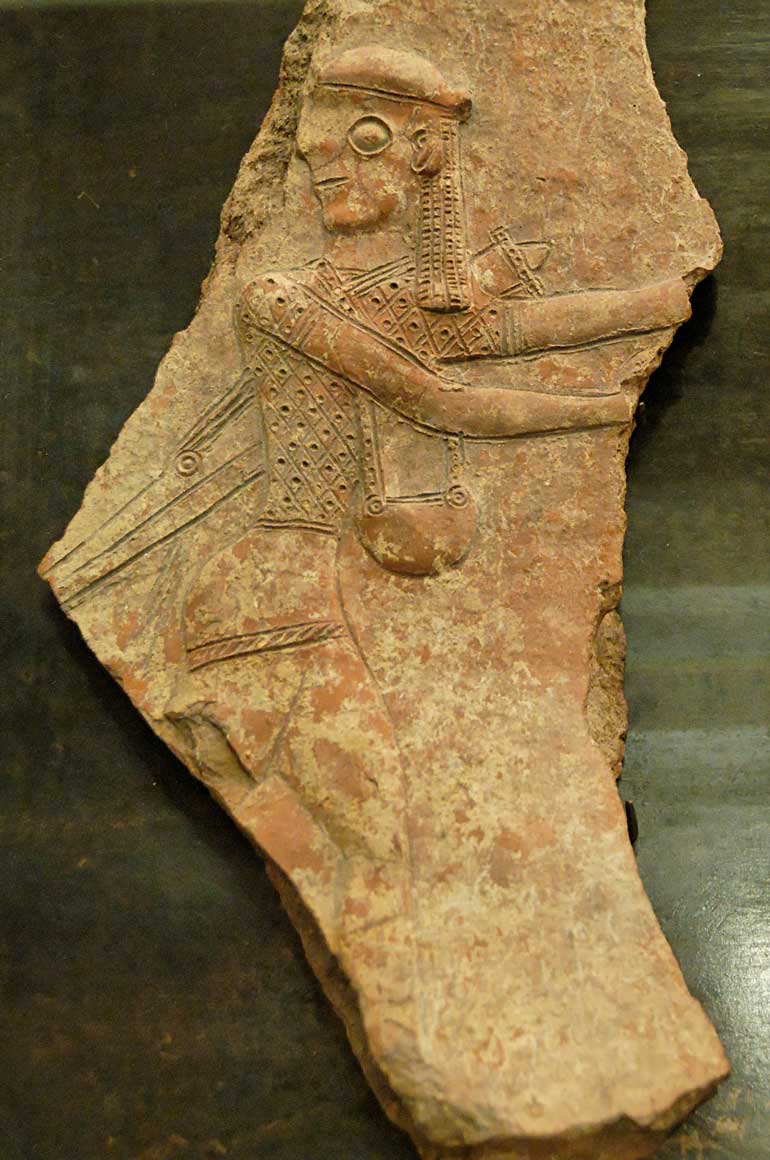 Fragment Perseus Louvre CA937