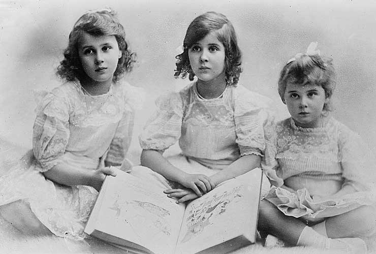The daughters of Nicholas of Greece: Olga , Elizabeth and Marina