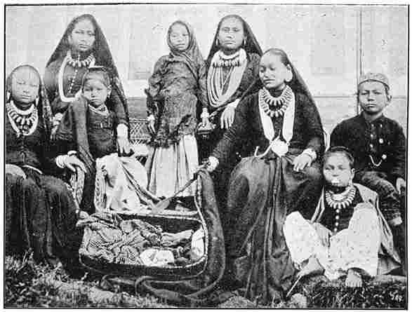 Groep Nepauleesche vrouwen in Darjeeling.