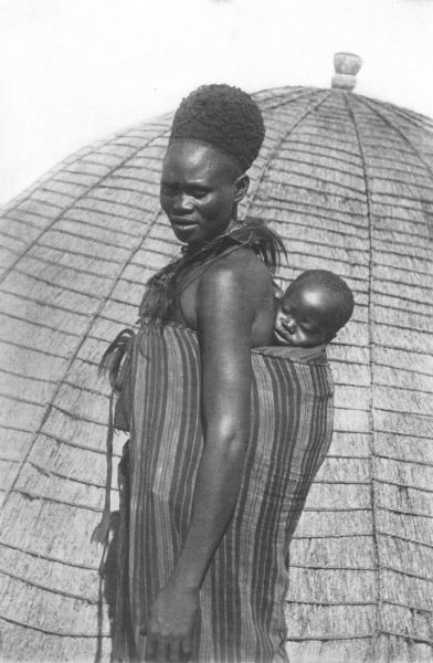 SWAZI MOTHER CARRYING HER BABE